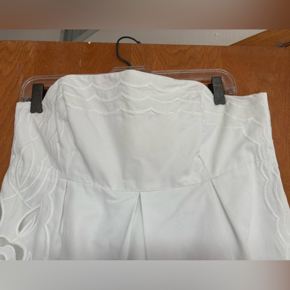 EUC Lilly Pulitzer Betsey white floral cutout embroidered strapless dress 10 - Picture 4 of 9